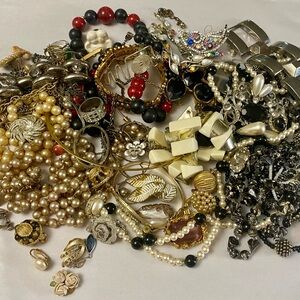 Elegant Women's Jewelry Craft lot